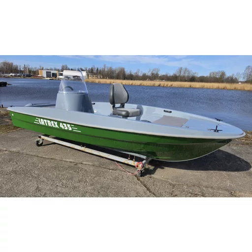 Motorni čamac Latrex 435