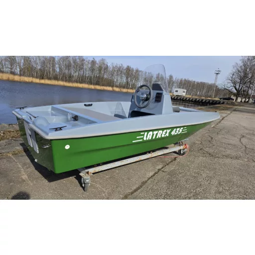 Motorni čamac Latrex 435