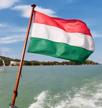 A magyarországi kishajók lobogós előírásai